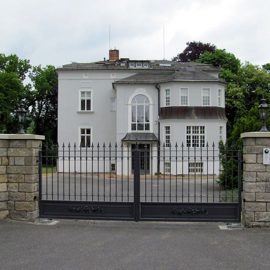 Villa Schuchstraße 4