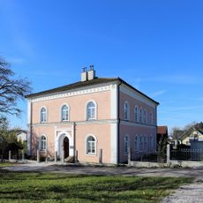 Pfarrhof und Wirtschaftsgebäude