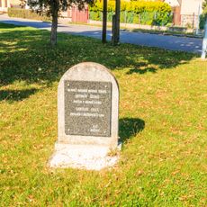 Pomníky padlým v Dašicích