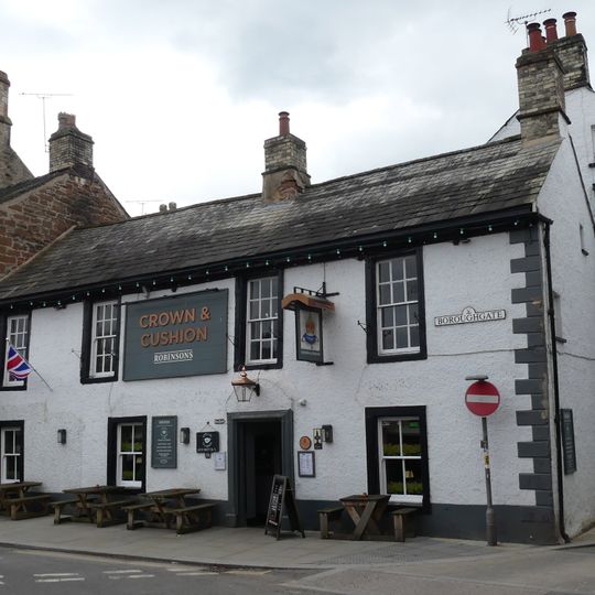 Crown and Cushion Hotel