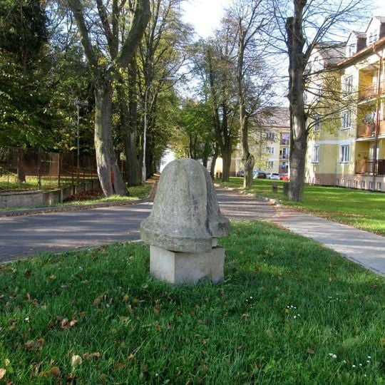 Plastika v Nepomuku v ulici U sokolovny