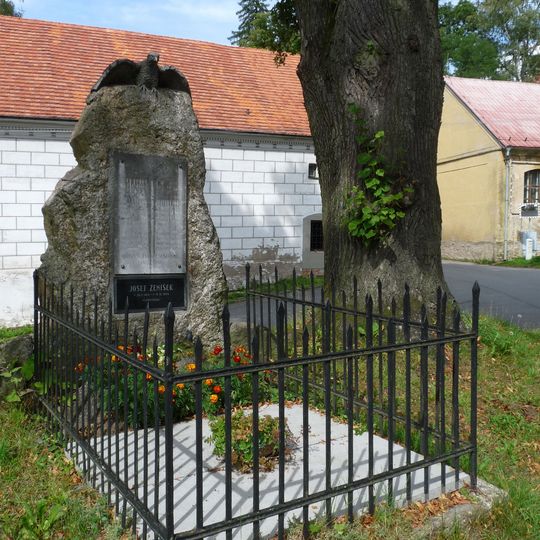 Pomník padlým v Radeníně