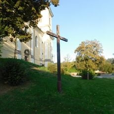 Kříž na náměstí 5. května v Kynšperku nad Ohří