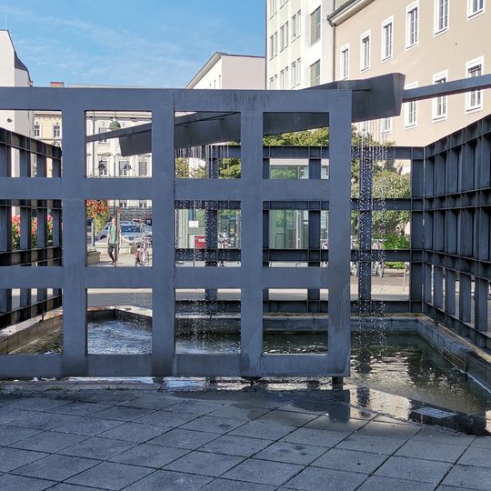 Jubiläumsbrunnen auf dem Friedensplatz