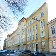 Kommunaler Wohnbau, Straßenbahner-Wohnheim