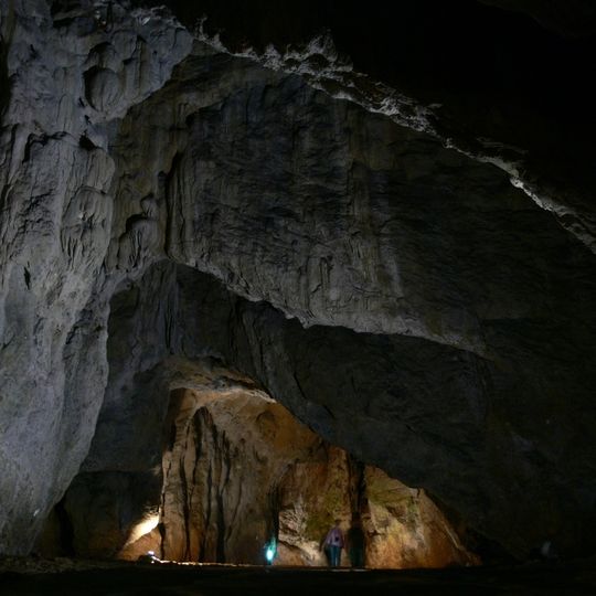 Bacho Kiro cave