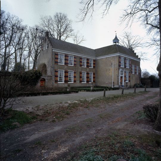 Huis Zuidewijn: hoofdgebouw