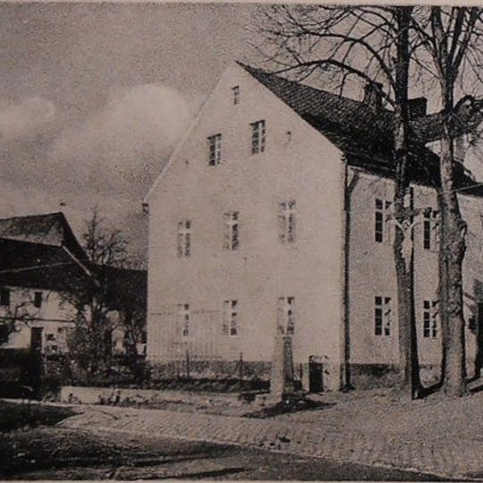 Plebania ewangelicka, ob. szkoła w Szybowicach