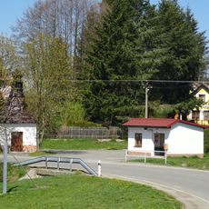 Most silnice III/12416 u autobusové zastávky v Malém Ježově