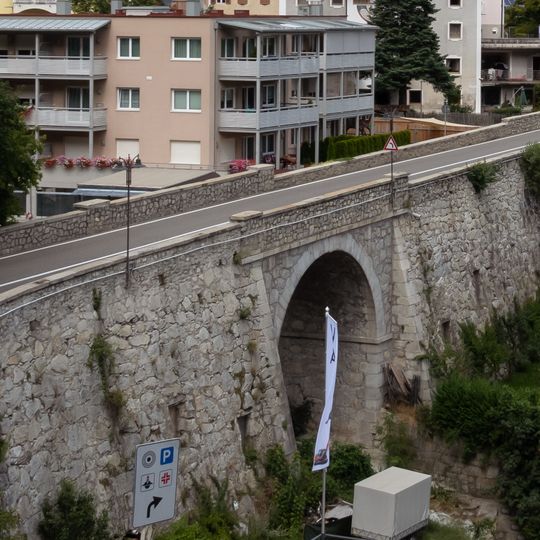 Brücke über den Valler Bach