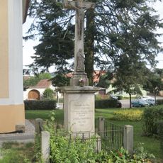 Kříž u kaple Panny Marie v Dešově