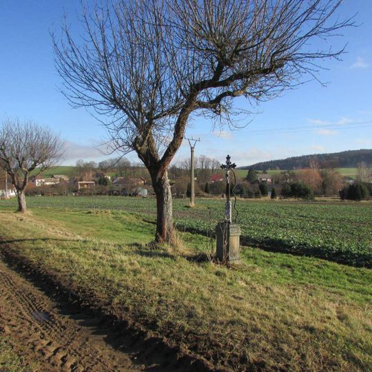 Kříž u polní cesty západně od Velkého Rybníka směrem na Onšovice