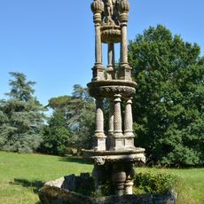 Fontaine du Château de Roche