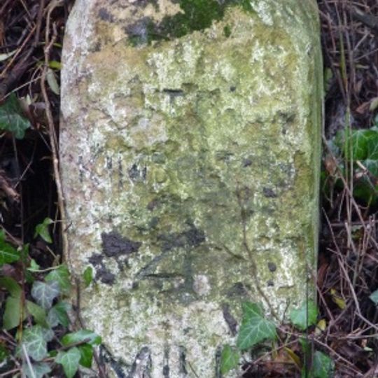 Milestone K4 on highway B660 at TL0855973579