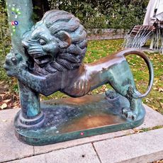 Statue