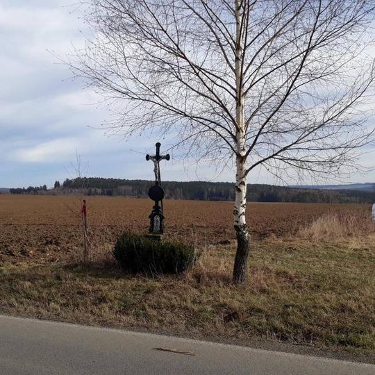Kříž jižně od Chrobonína u rozcestí