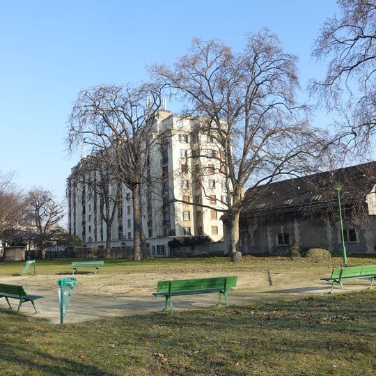 Square Marie-Curie