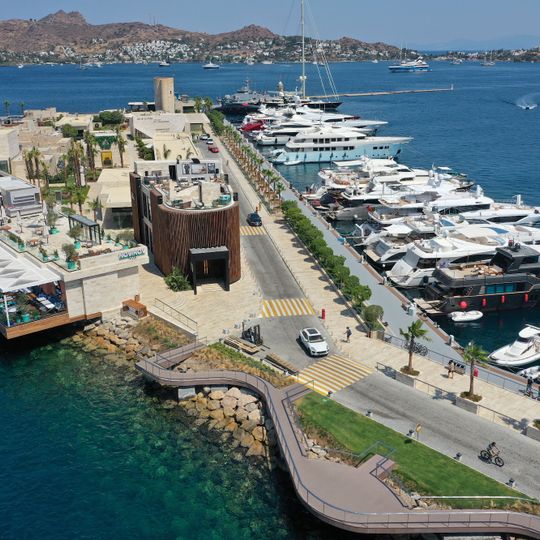 Yalıkavak Marina Eczanesi