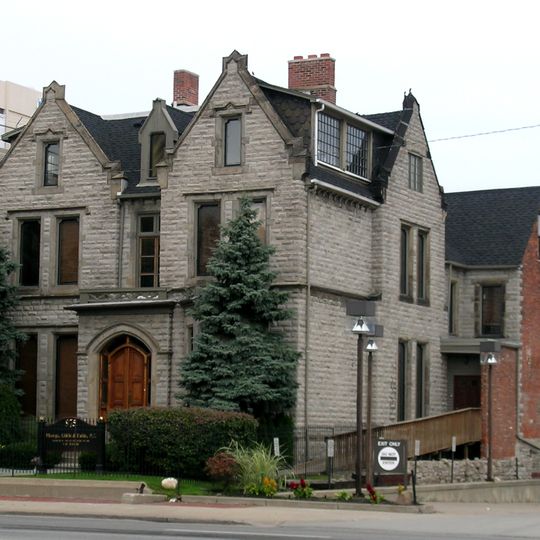 Casa Thomas A. Parker