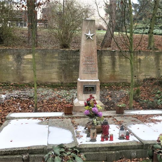 Pomník padlým rudoarmějcům na hřbitově v Rakovníku