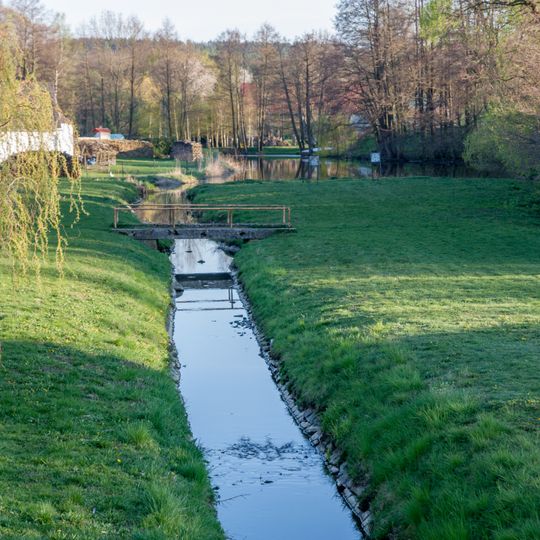 Lávka přes Zhořský potok ve Zhoři u Mladé Vožice