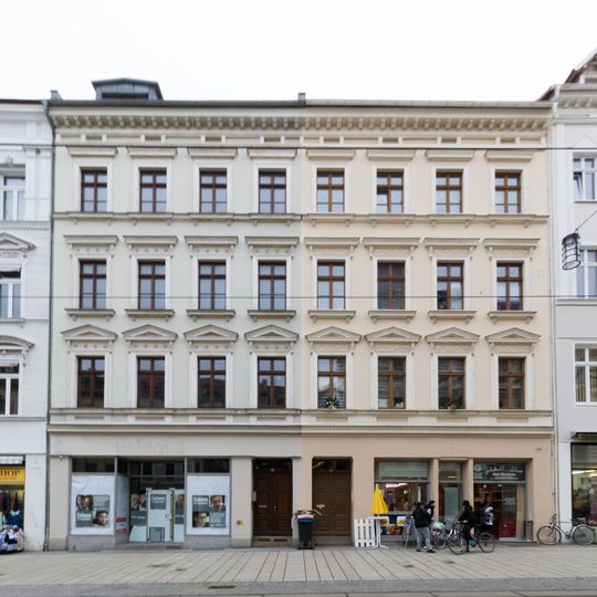 Wohnhaus in geschlossener Bebauung Berliner Straße 18