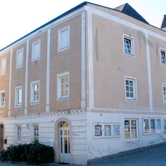 Wohnhaus, Kirchenbeitragsstelle