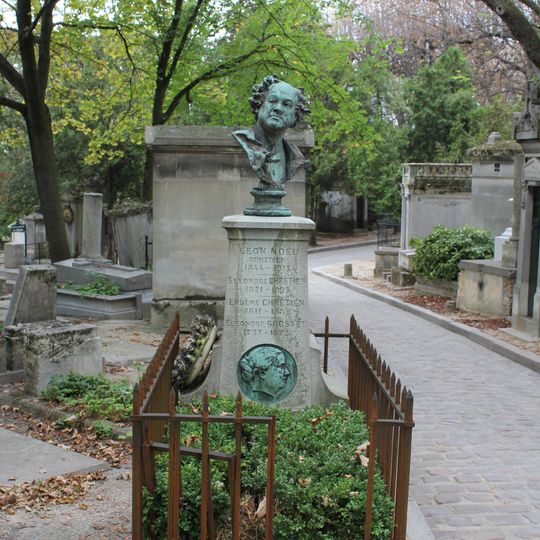 Grave of Noël