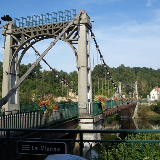 Pont suspendu de Bonneuil-Matours