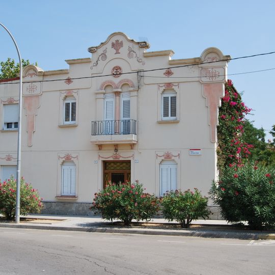 Plaça Carme de Llinàs, 7