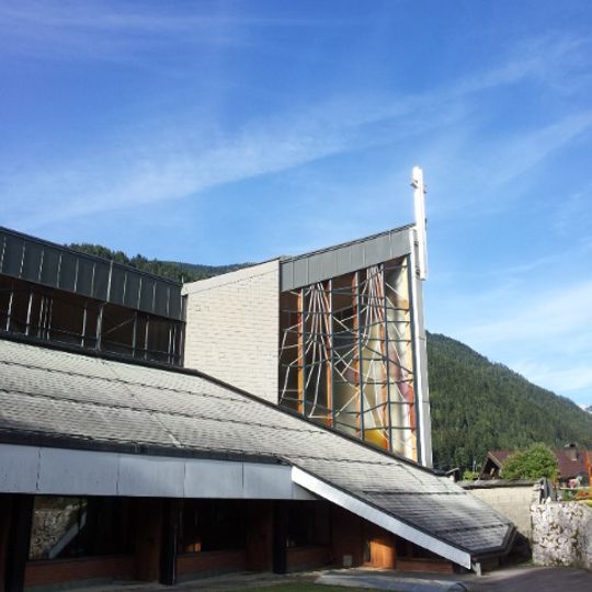 Neue Pfarrkirche hl. Maria, Hilfe der Christen