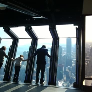 Luoghi vertiginosi nel mondo: siti in quota, piattaforme sospese e panorami sensazionali