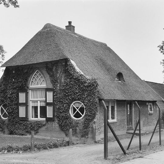 Dienstwoning, Hoekelum