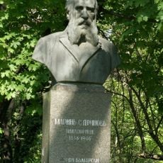 Бюст-паметник на Марин Дринов