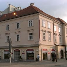 Wohn- und Geschäftshaus, Ehemaliges Stiftshaus