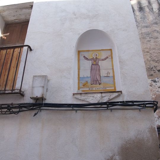 Retablo cerámico de San Cayetano