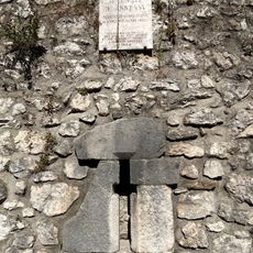 Mur d'enceinte désigné « Gros Pavillon »,