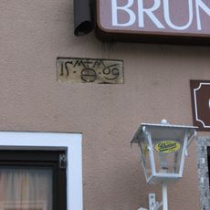 Stein mit Jahrzahl