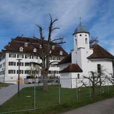 Schloss mit katholischer Kapelle St. Sebastian
