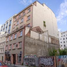 Funkcionalistický nájemní dům s obchody