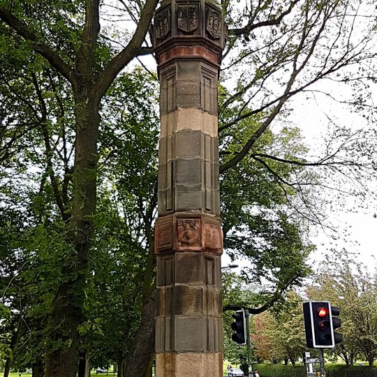Edinburgh, The Meadows , Mason's Pillars
