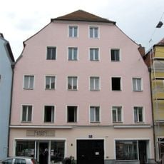 Wohn- und Geschäftshaus