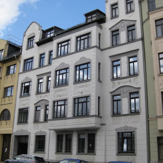 Mietshaus in geschlossener Bebauung Dittesstraße 10