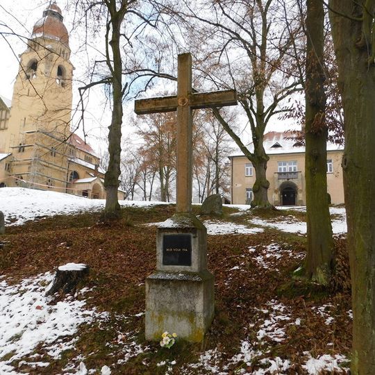Kříž pod kostelem ve Štěchovicích