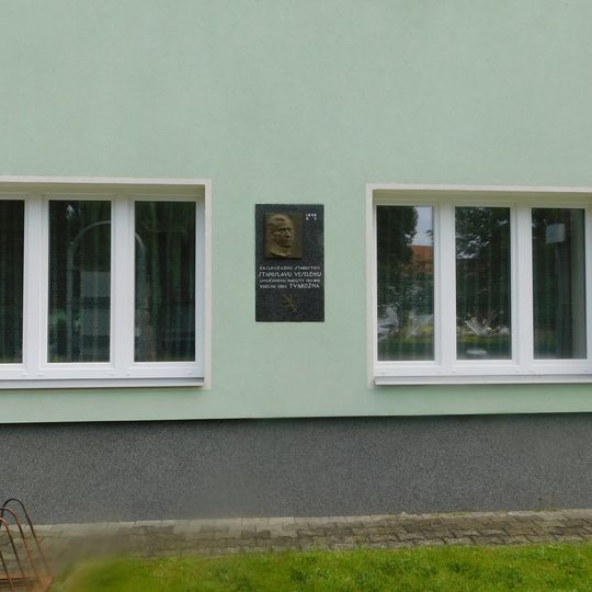 Pamětní deska Stanislava Veselého v Tvarožné