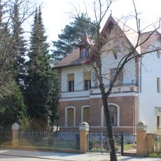 Villa & Einfriedung Waidmannsluster Damm 98