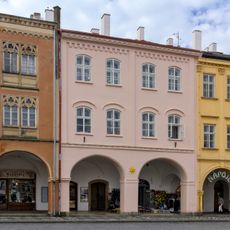 Valdštejnovo náměstí 4