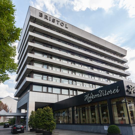 Hotel Bristol