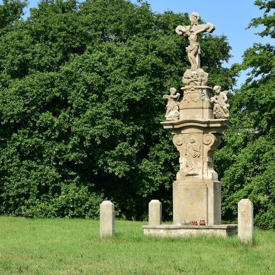 Kříž na východním okraji Vysokého Března