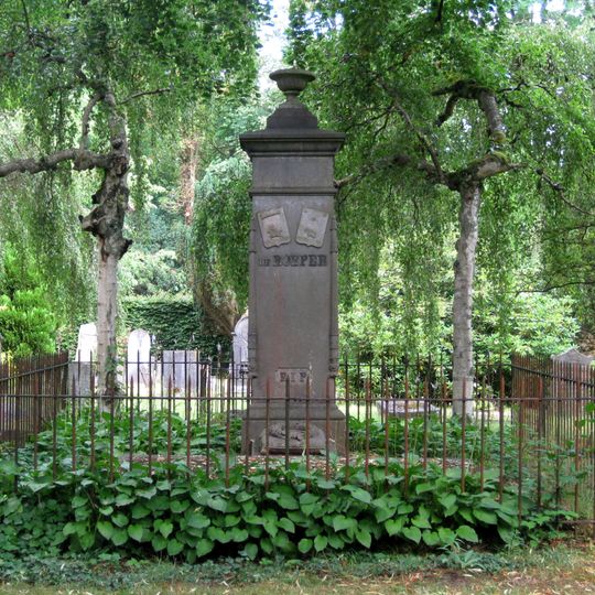 Grafmonument Familie De Roeper